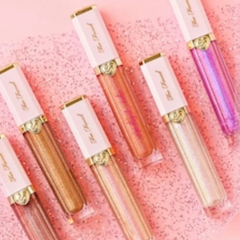 ⭐🎉Pretty Penny Too Faced Dazzling Lip Gloss
